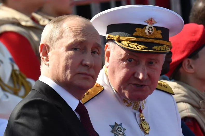Điện Kremlin từ chối bình luận về thông tin sa thải Tư lệnh Hải quân- Ảnh 1.