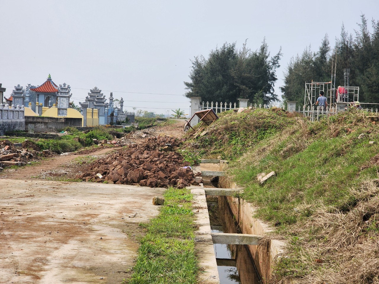 Vì sao hơn 200 hộ dân ở Thái Bình phải bỏ ruộng hoang?- Ảnh 4.