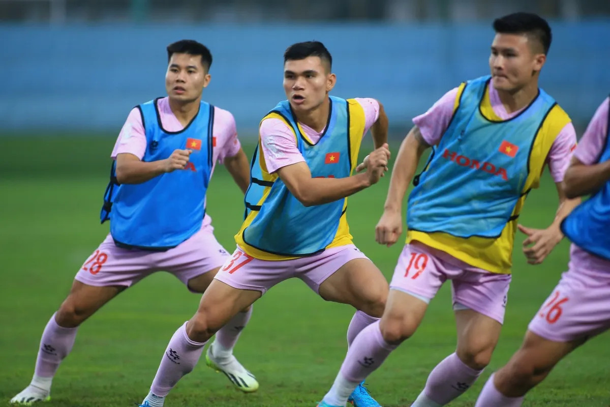 HLV Troussier tung chiêu mới, đội tuyển Việt Nam sẽ đưa Indonesia vào bẫy- Ảnh 1.