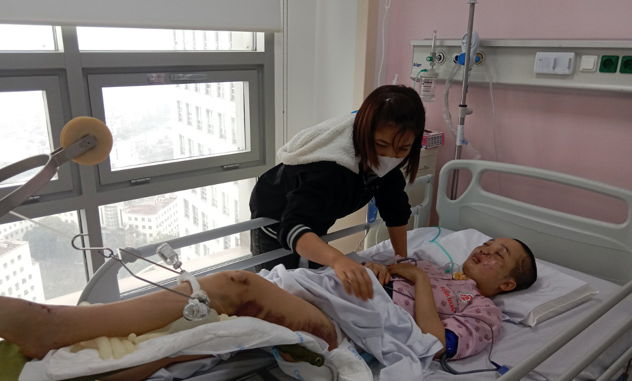 Sức khỏe hai nạn nhân vụ tai nạn ở Tuyên Quang hiện ra sao?- Ảnh 1.