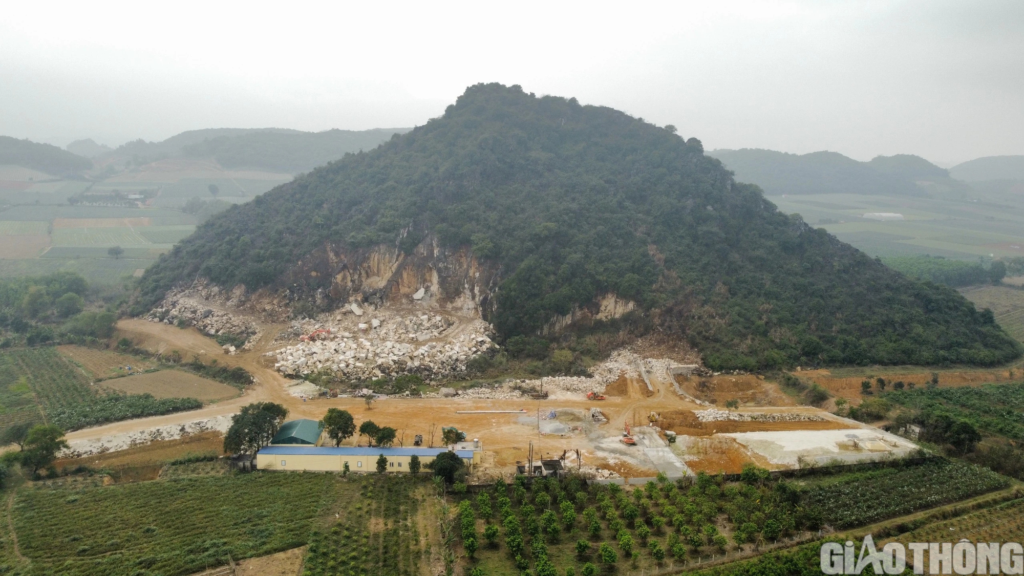 Thanh Hóa: Khai thác núi đá 