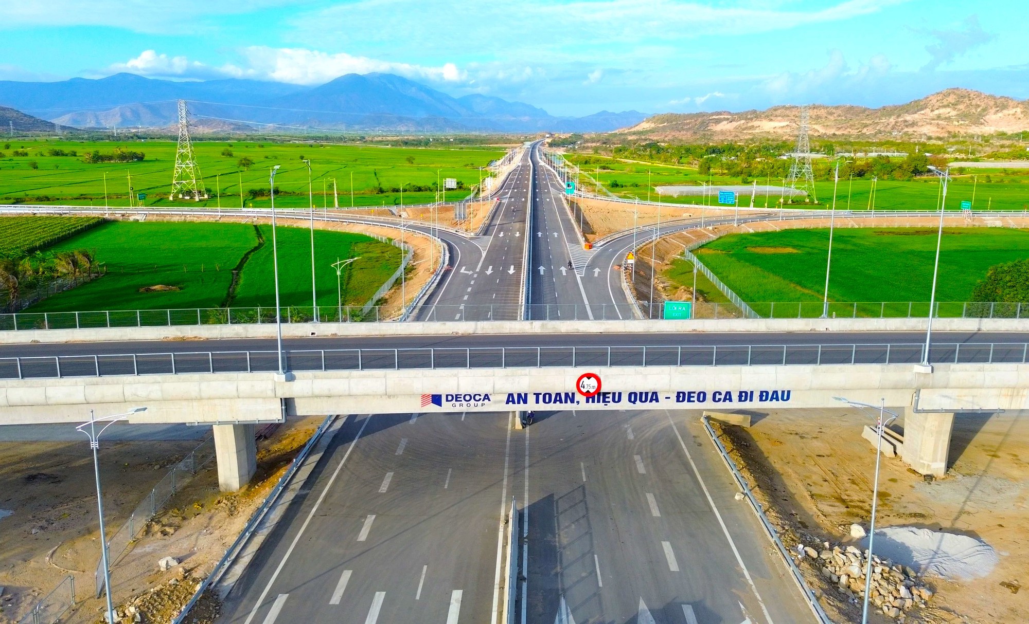 Hơn 16.000 tỷ đồng đầu tư 5 dự án giao thông ở Bình Thuận- Ảnh 1.