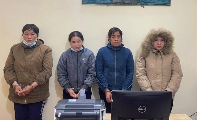 Bắt 4 phụ nữ chuyên lừa tiền của người cao tuổi ở Hà Giang- Ảnh 1.