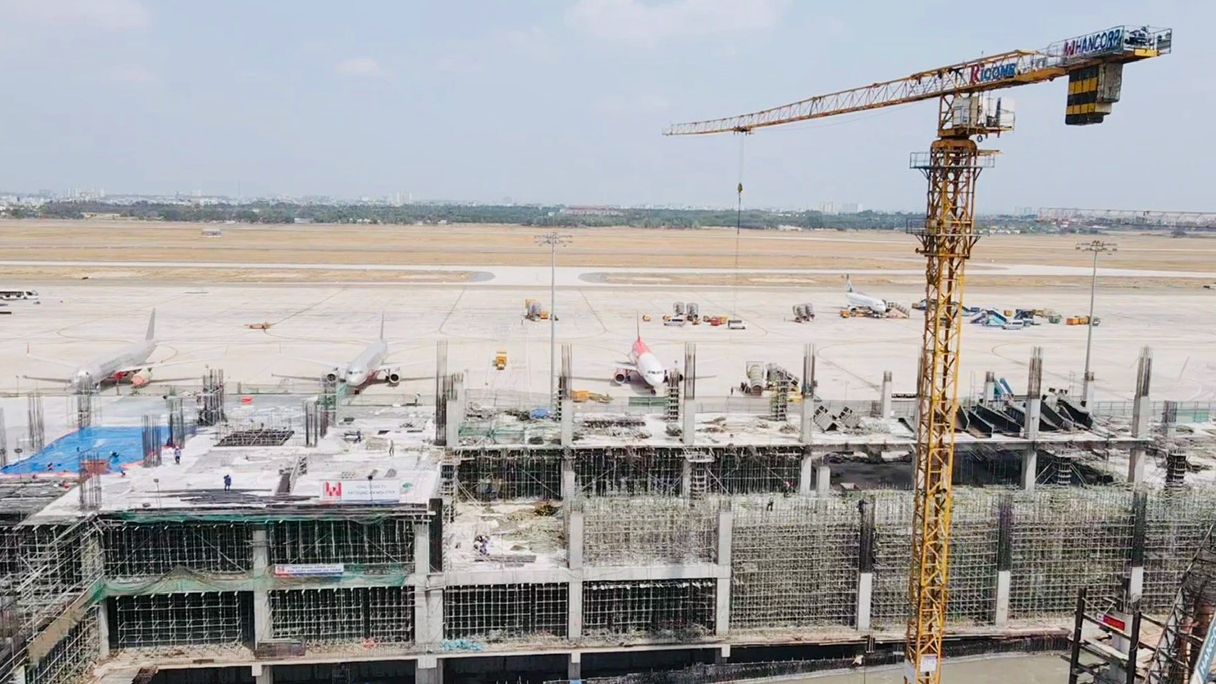 Nhà ga T3 sân bay Tân Sơn Nhất tăng tốc trong những ngày nắng nóng đổ lửa- Ảnh 10.