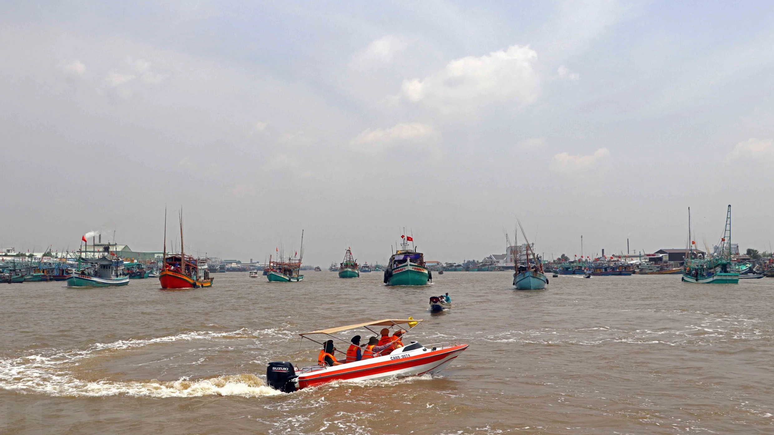 Cấm luồng đường thủy trên sông Ông Đốc phục vụ lễ hội Nghinh Ông- Ảnh 1.