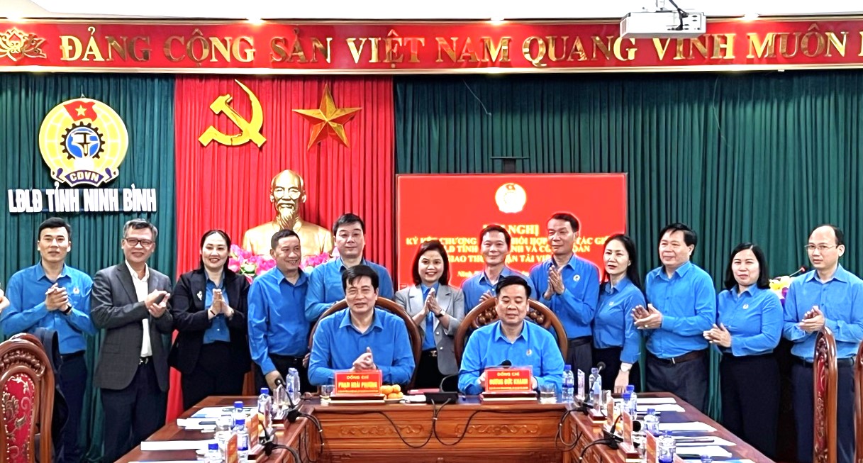 Công đoàn GTVT ký chương trình phối hợp với Liên đoàn Lao động tỉnh Ninh Bình - Ảnh 1.
