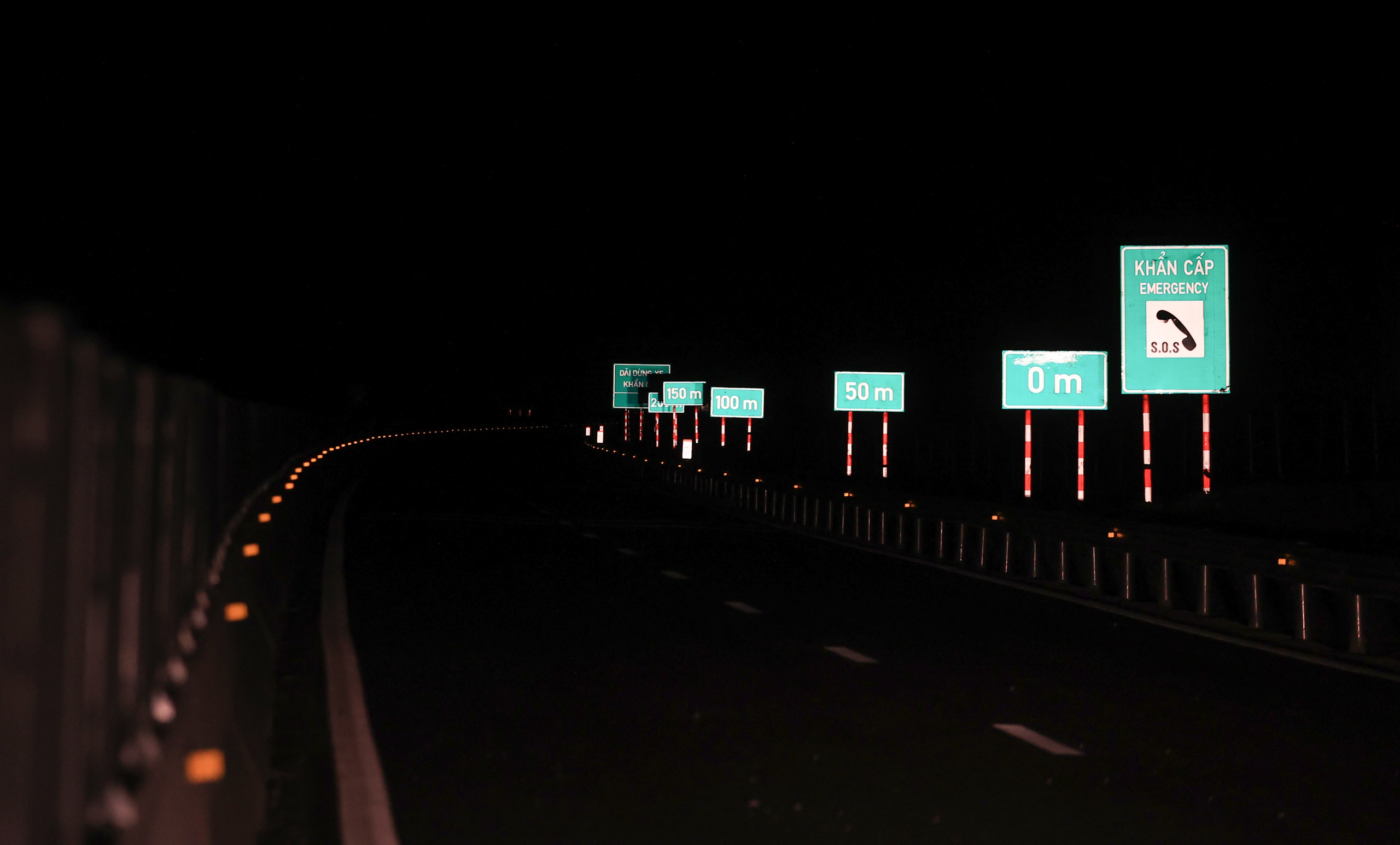Cận cảnh cao tốc Bắc - Nam qua 3 tỉnh về đích dịp 30/4- Ảnh 21.