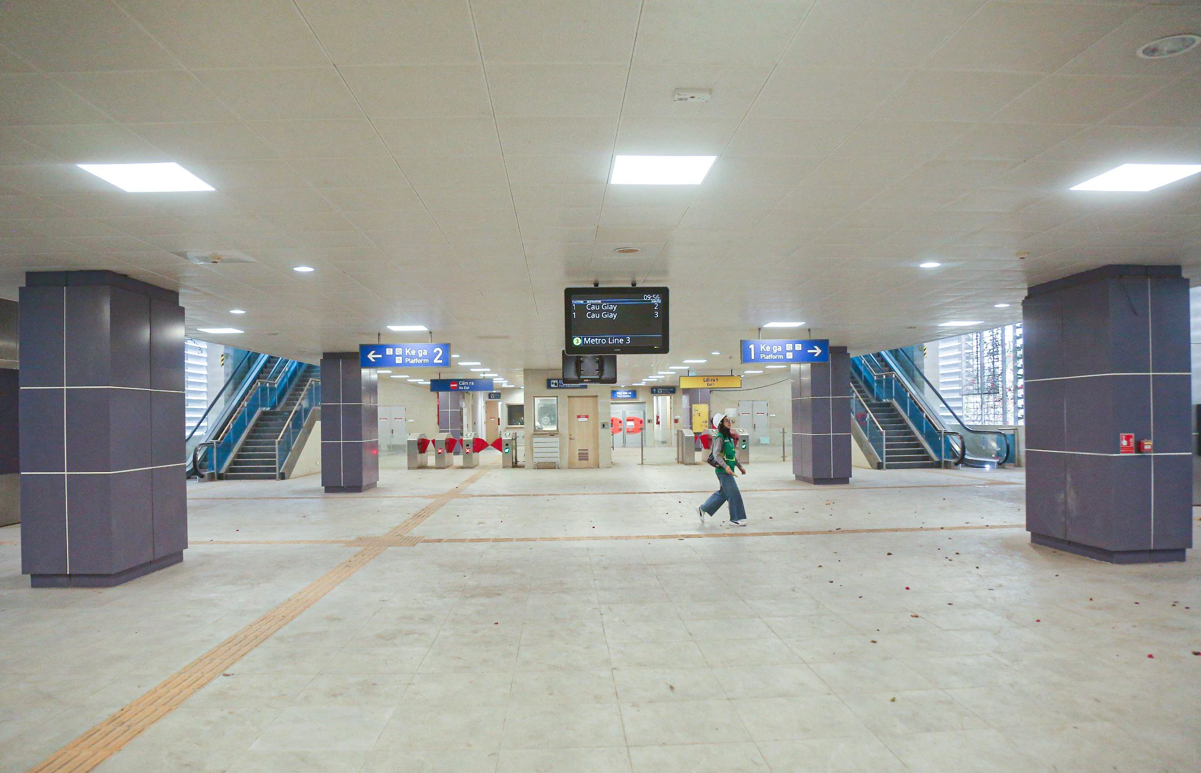 Trải nghiệm metro Nhổn - ga Hà Nội: Tàu chạy êm, an toàn- Ảnh 7.