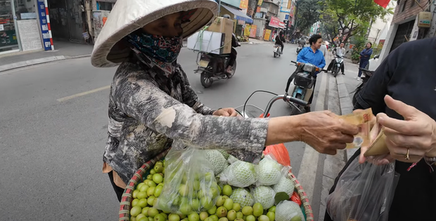 Xử phạt người bán hàng rong định 