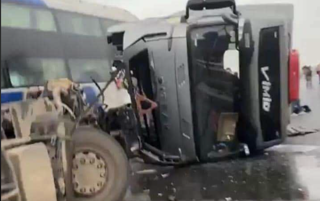 Tai nạn liên hoàn trên cao tốc Nghi Sơn - Diễn Châu- Ảnh 2.