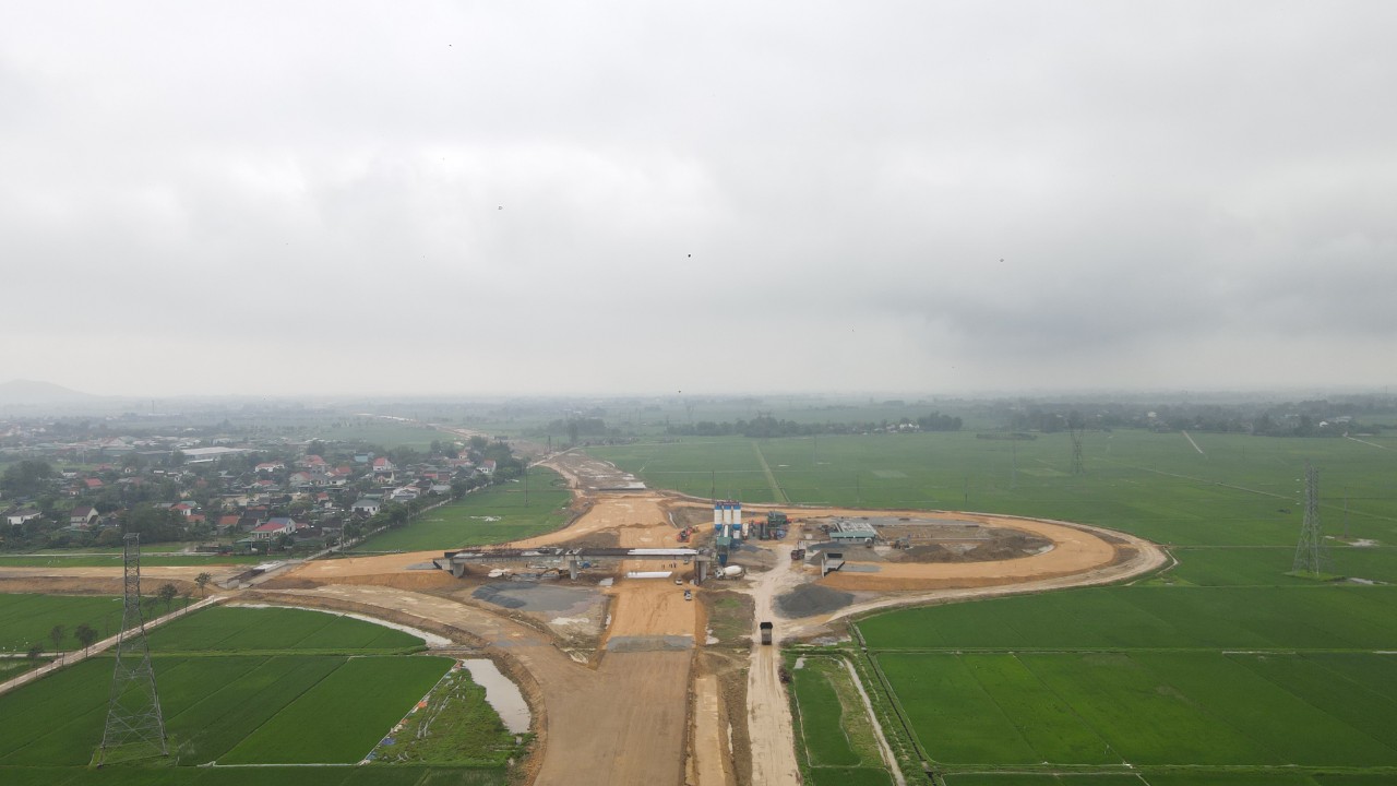 Mục tiêu tháng 6/2025 thông xe cao tốc qua Hà Tĩnh: 