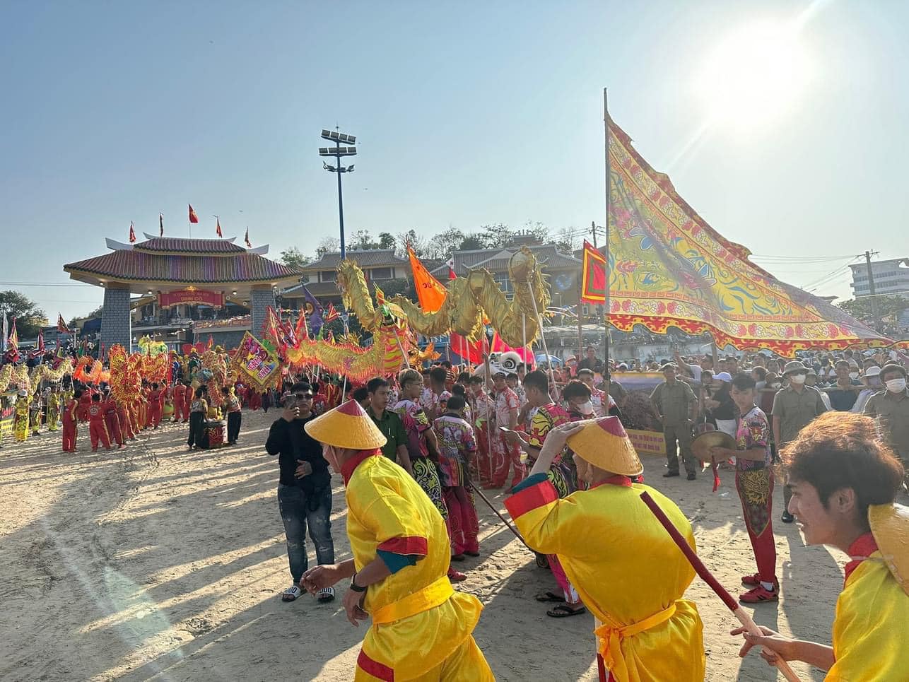 Bà Rịa - Vũng Tàu: Hơn 200.000 lượt du khách nô nức tham dự lễ hội Dinh Cô- Ảnh 10.