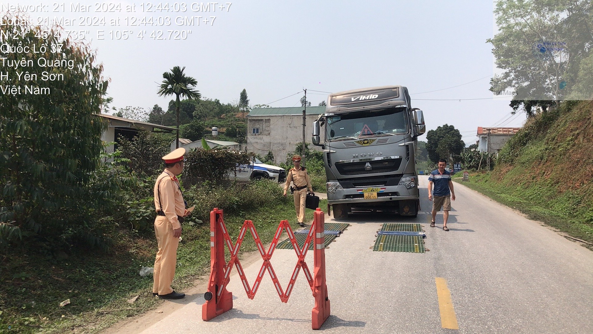 Xe moóc rào chở quá tải 137% từ Tuyên Quang đi Hà Giang- Ảnh 1.