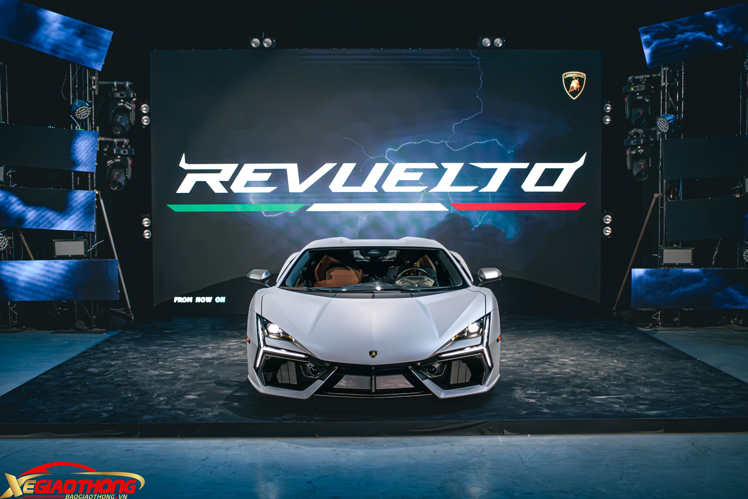 Khám phá siêu xe hybrid Lamborghini Revuelto vừa ra mắt tại Việt Nam- Ảnh 6.