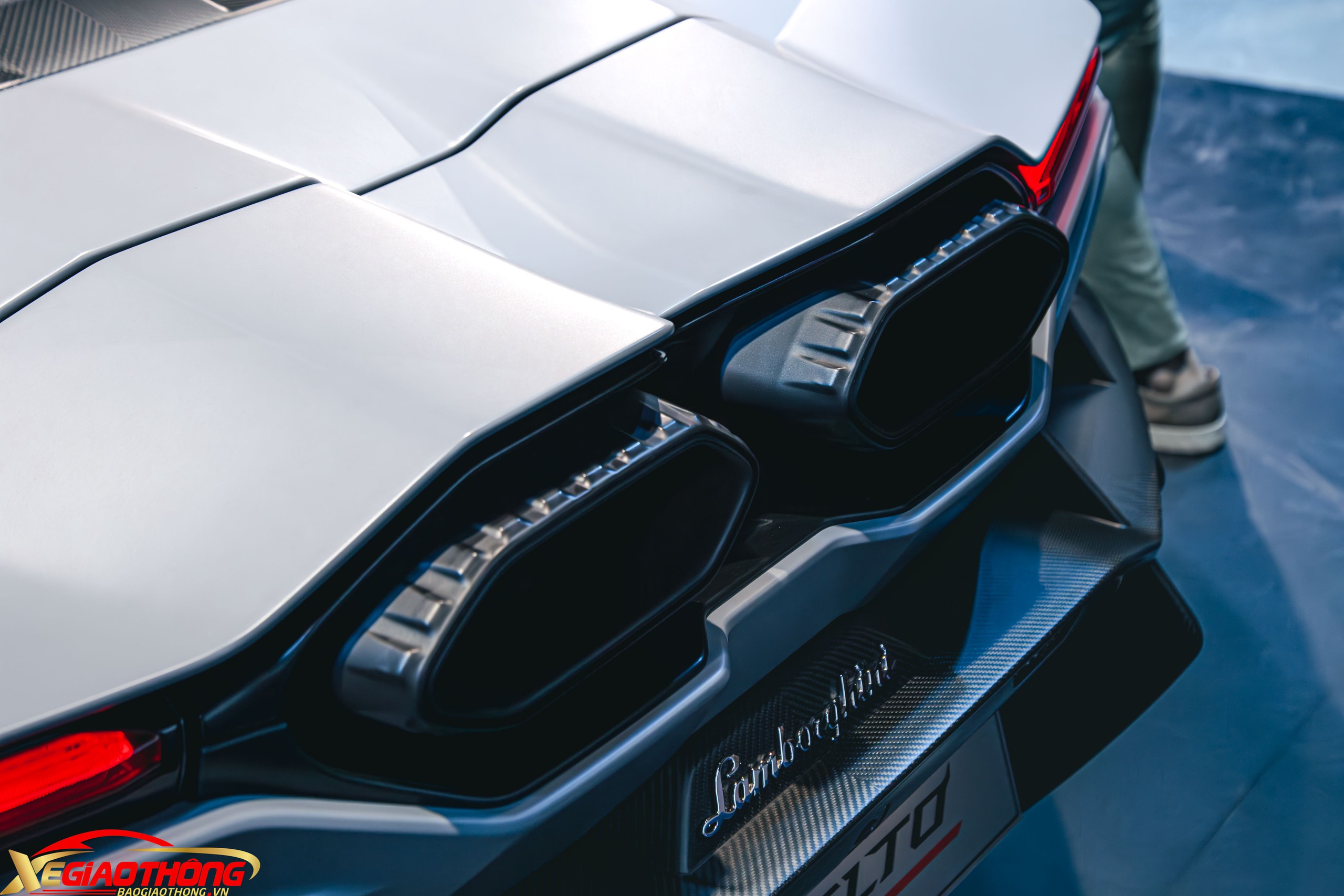 Khám phá siêu xe hybrid Lamborghini Revuelto vừa ra mắt tại Việt Nam- Ảnh 13.