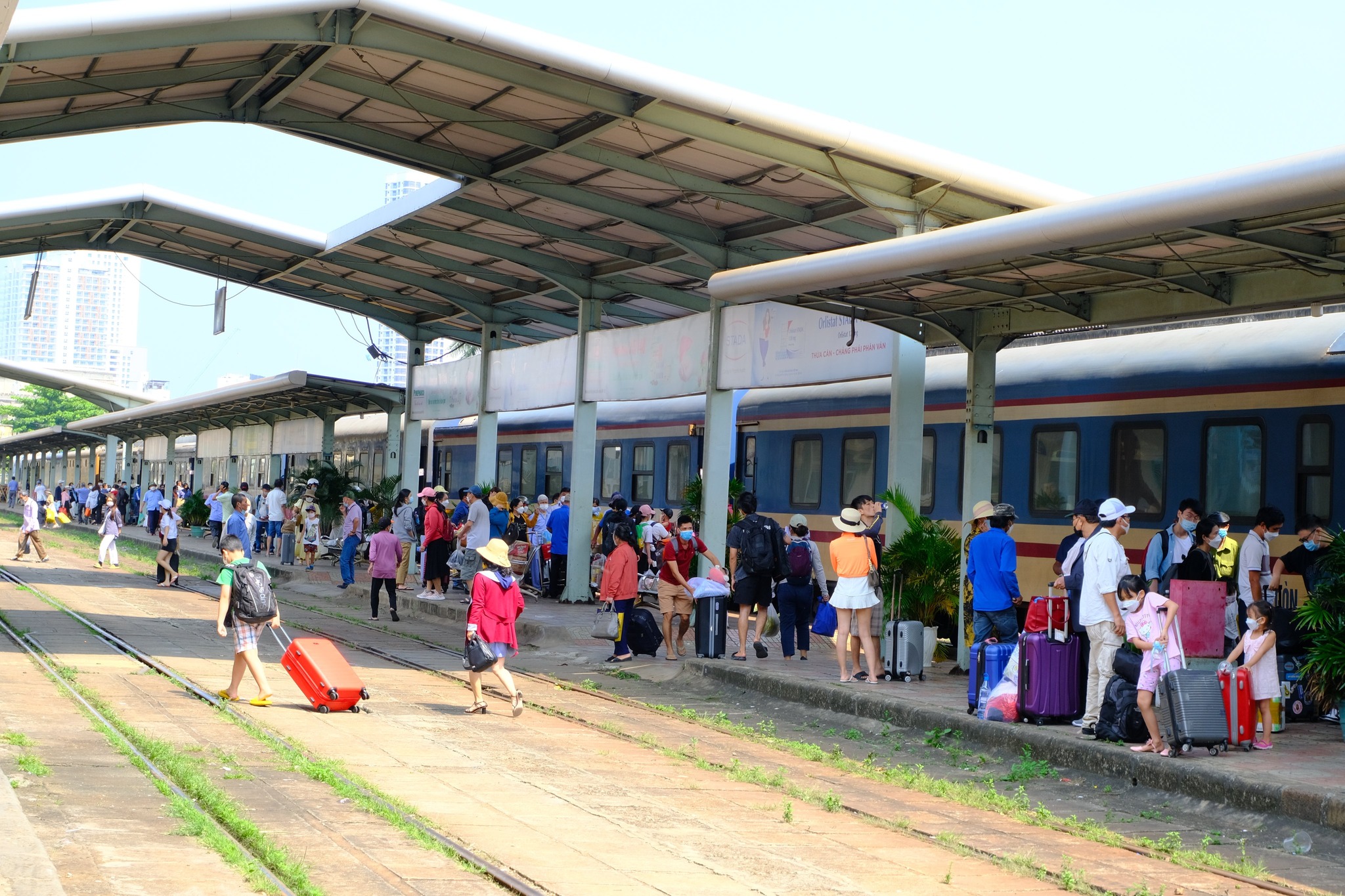 Đường sắt tăng hàng chục chuyến tàu TP.HCM đi Nha Trang, Quy Nhơn- Ảnh 1.