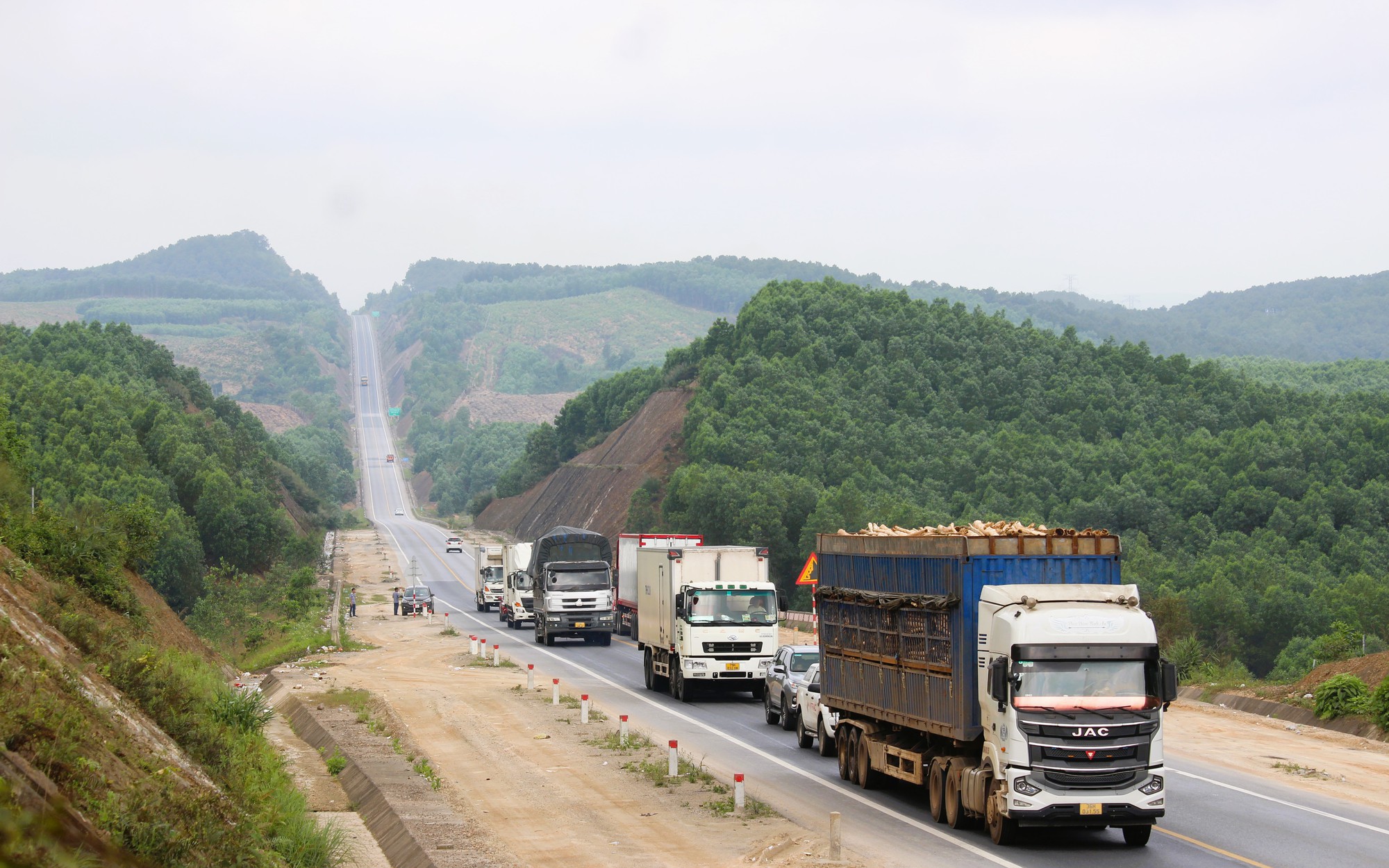 Loại xe gây ùn ứ, TNGT trên cao tốc Cam Lộ - La Sơn nhiều nhất