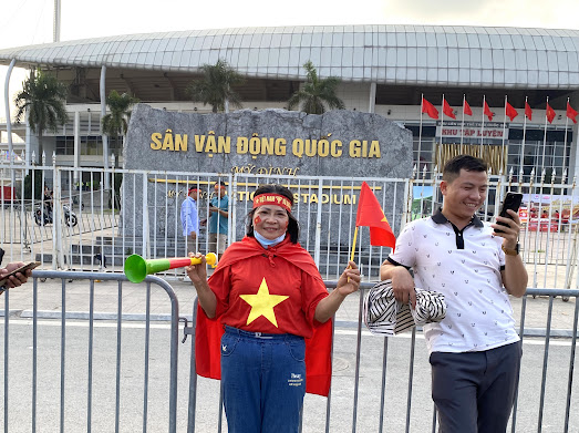 Sân Mỹ Đình náo nhiệt trước trận Việt Nam gặp Indonesia- Ảnh 1.
