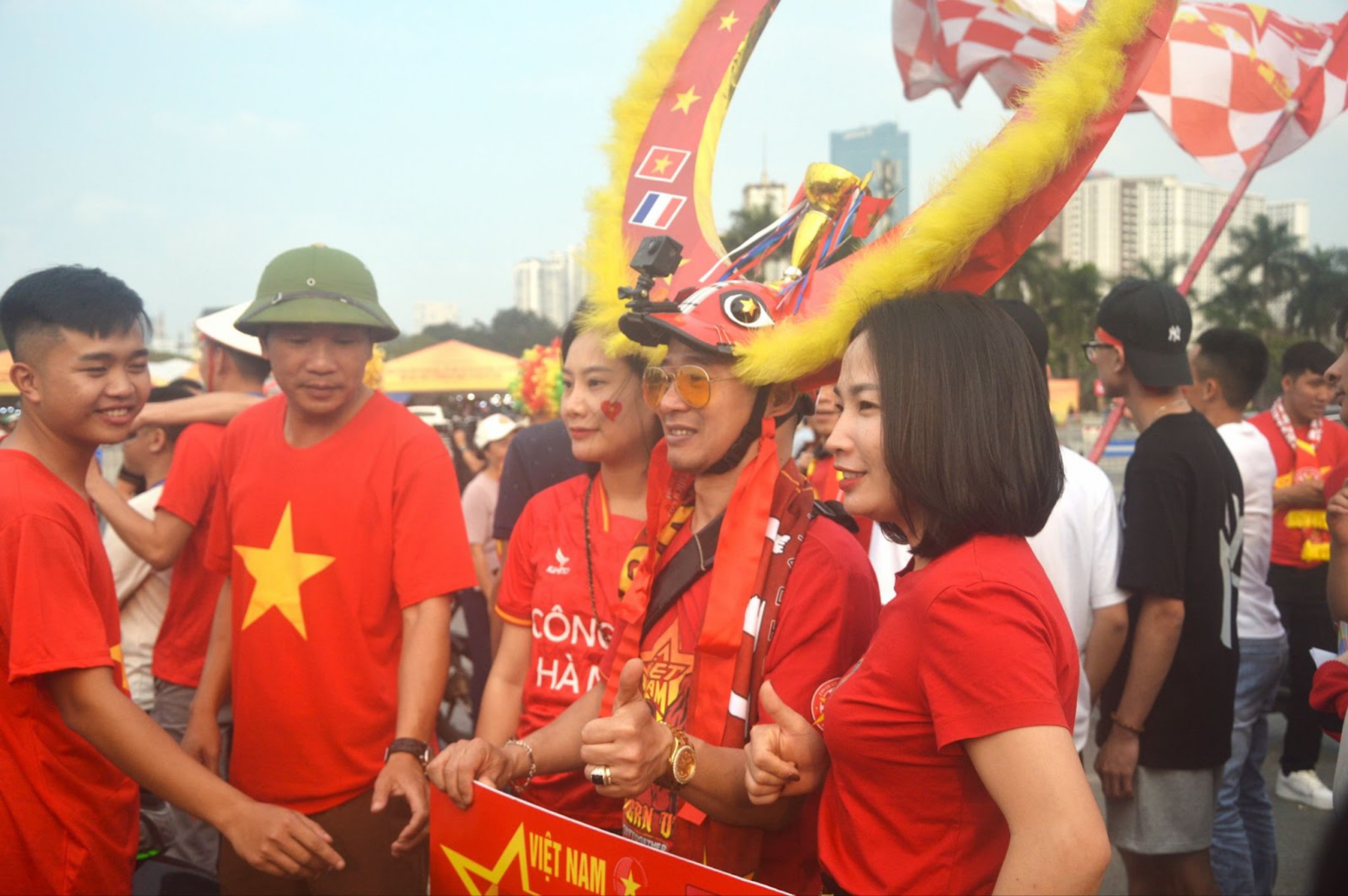 Sân Mỹ Đình náo nhiệt trước trận Việt Nam gặp Indonesia- Ảnh 7.