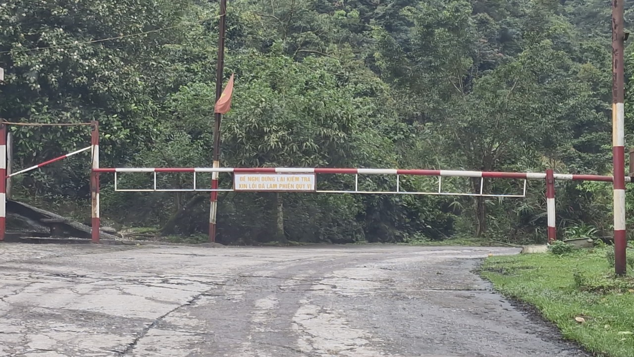 Sẽ dỡ trạm barie kiểm soát người dân qua đường nối Bắc Giang - Quảng Ninh- Ảnh 2.