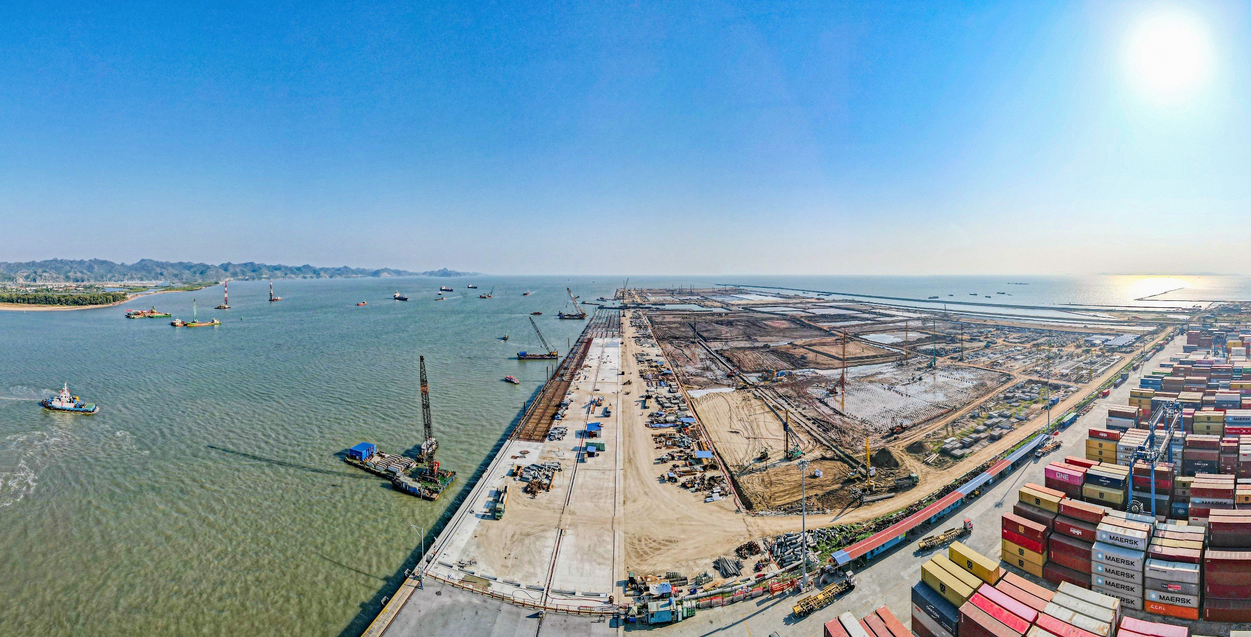 Đến năm 2027, có 8 bến cảng container tại Lạch Huyện- Ảnh 1.