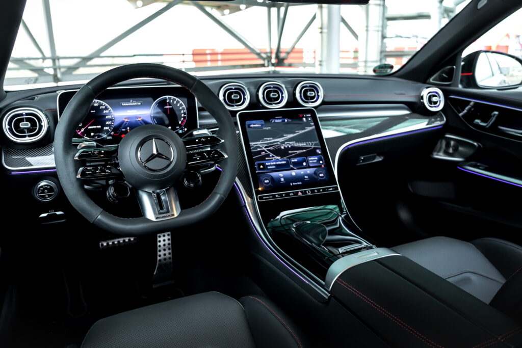 Mercedes-AMG C63 S được nâng cấp cả sức mạnh lẫn ngoại thất