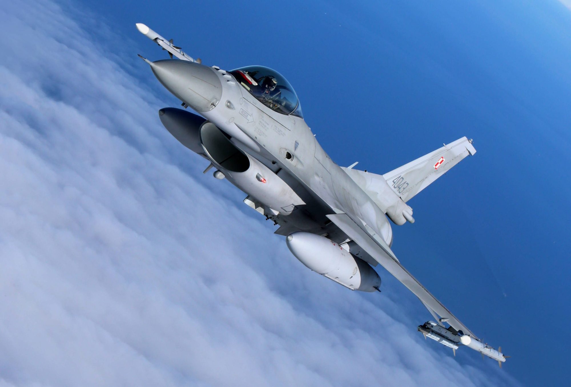 Tổng thống Nga cảnh báo đanh thép với phương Tây nếu cấp chiến cơ F-16 cho Ukraine- Ảnh 1.
