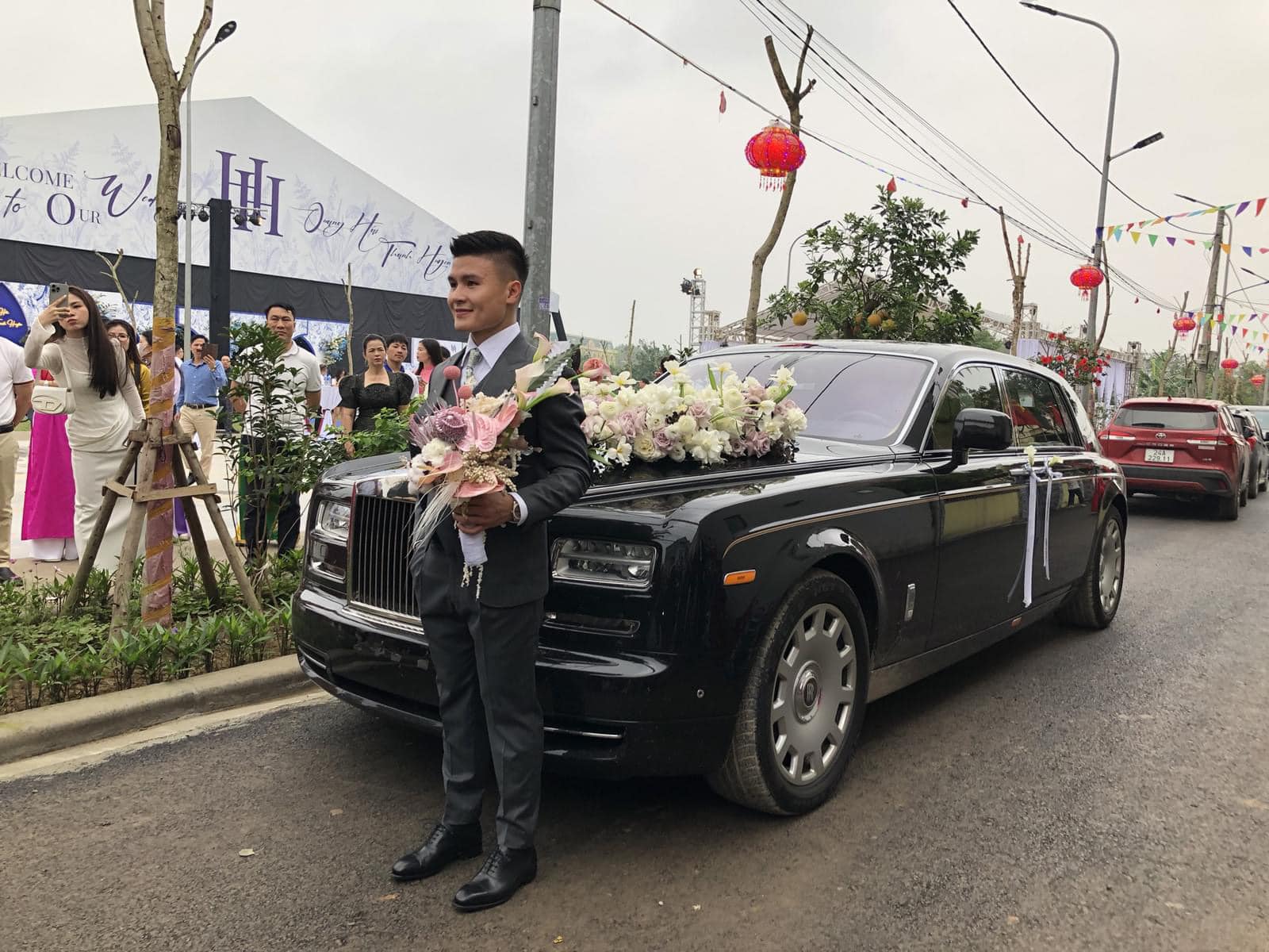Chiếc Rolls-Royce làm xe dâu đám cưới Quang Hải có nguồn gốc thế nào?- Ảnh 1.