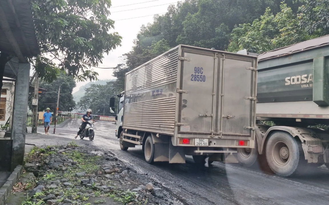 Vì sao chưa dỡ trạm barie kiểm soát người dân trên đường nối Bắc Giang - Quảng Ninh?