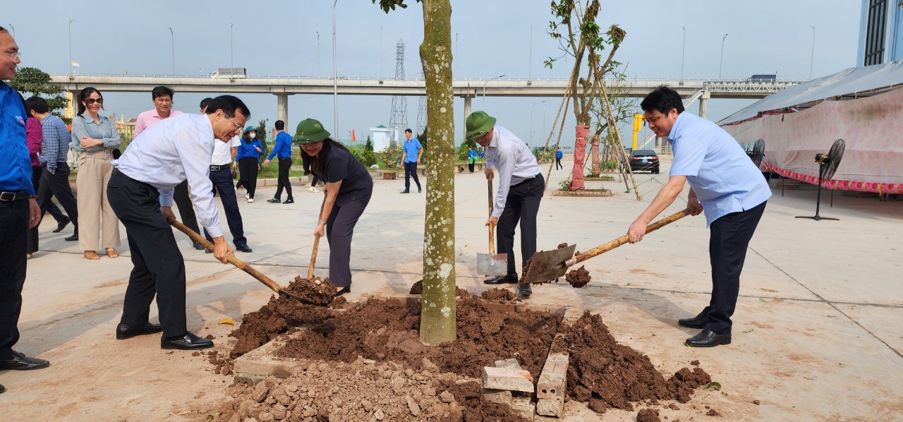 Trồng cây, xây nhà nhân ái cho nạn nhân TNGT tại Nam Định- Ảnh 5.