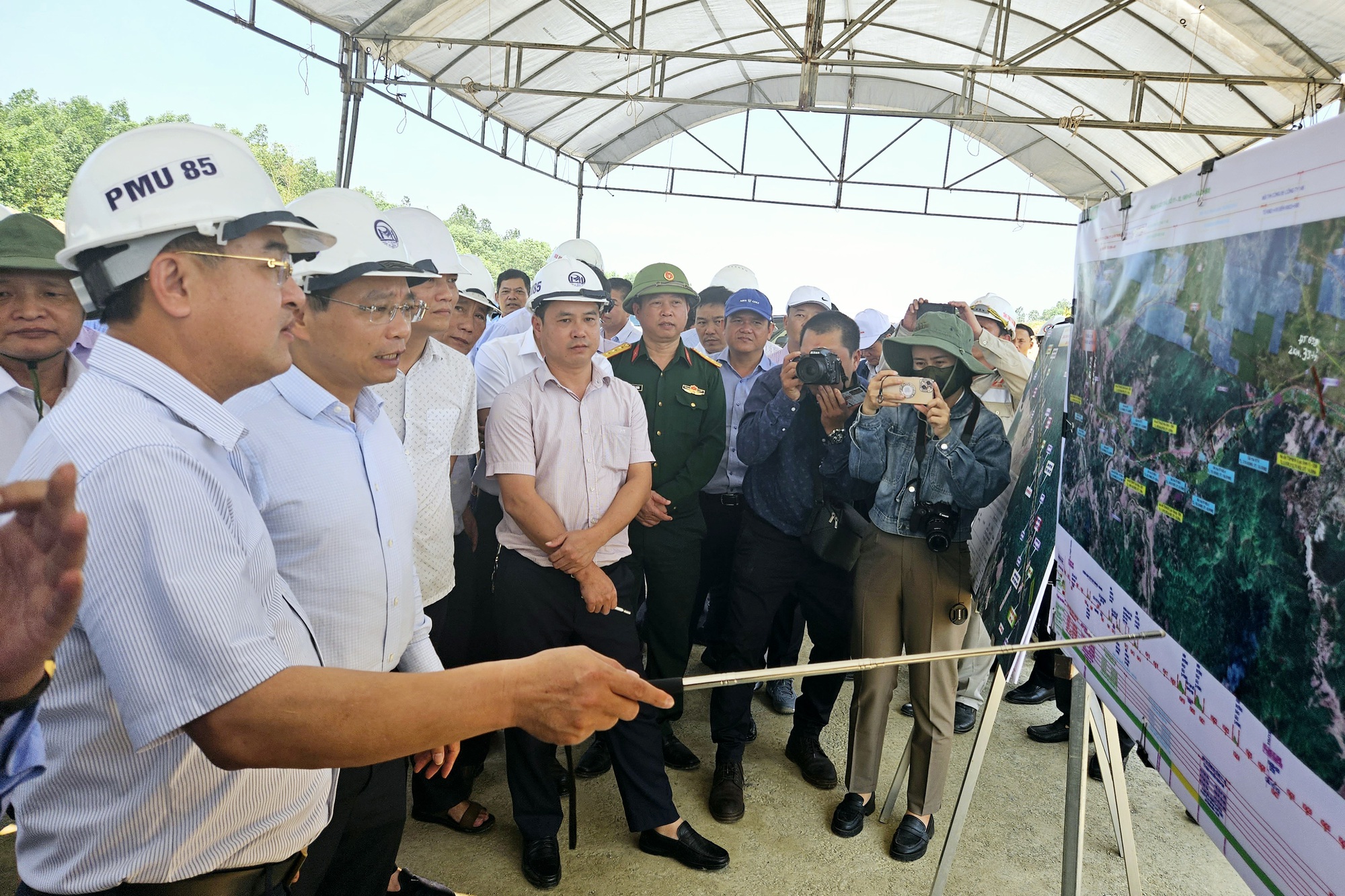 Bộ trưởng GTVT: Rút ngắn tiến độ, hoàn thành đồng bộ cao tốc qua Bình Định, Phú Yên- Ảnh 7.