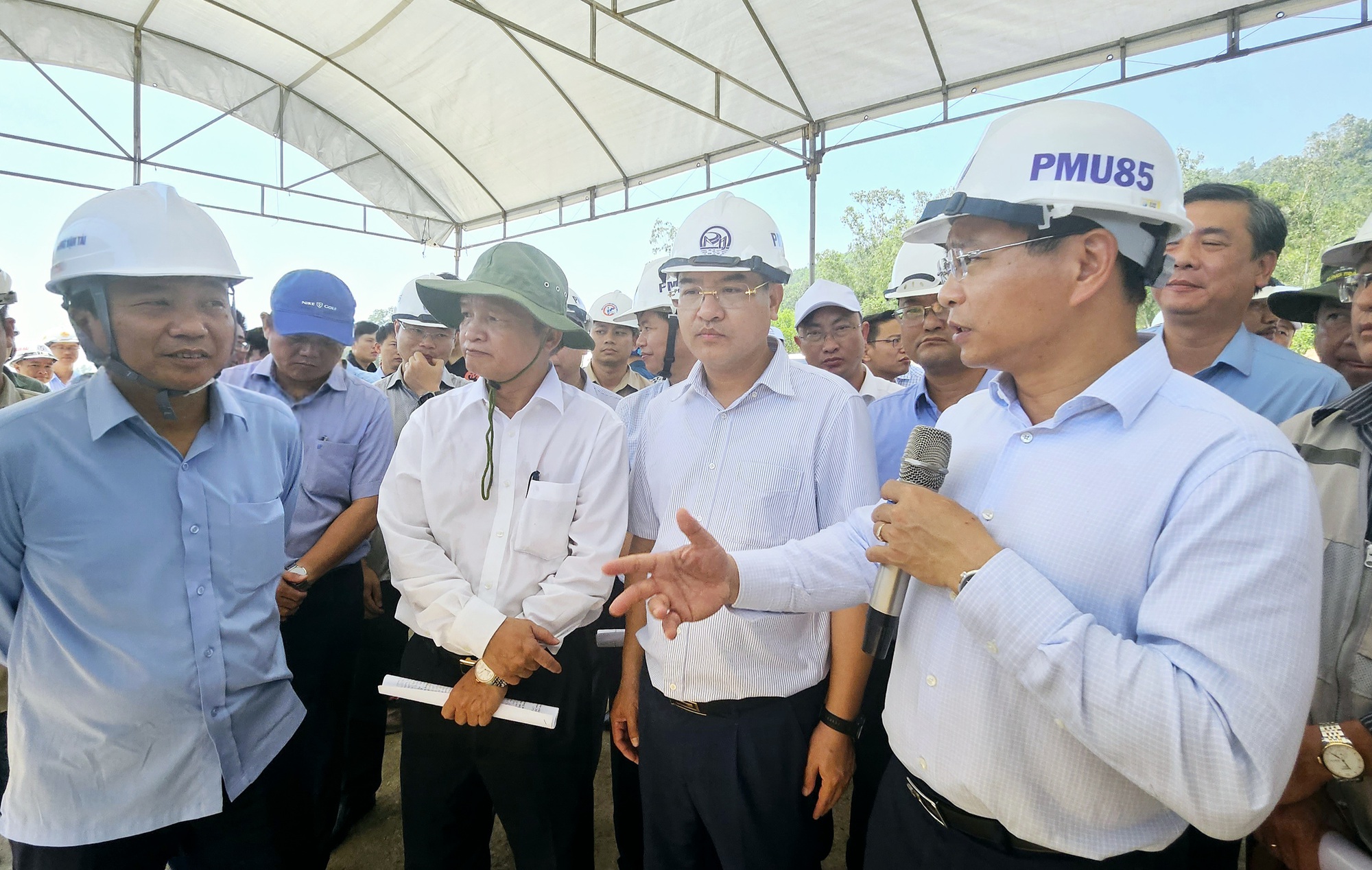 Bộ trưởng GTVT: Rút ngắn tiến độ, hoàn thành đồng bộ cao tốc qua Bình Định, Phú Yên- Ảnh 2.