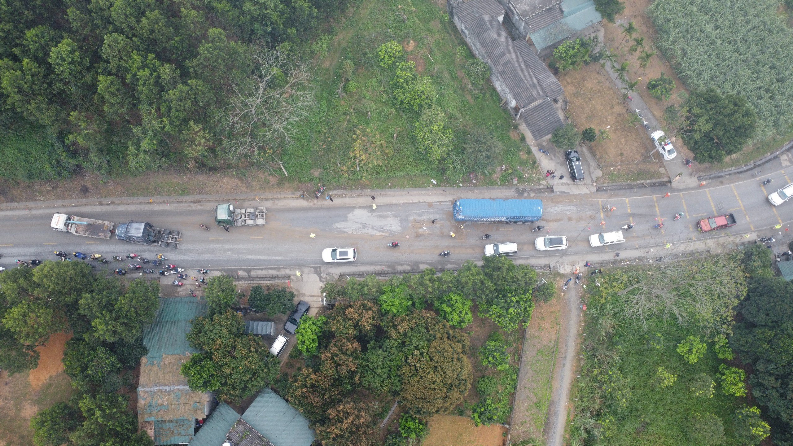 Hiện trường vụ tai nạn 5 người chết trên QL2 qua Tuyên Quang- Ảnh 16.