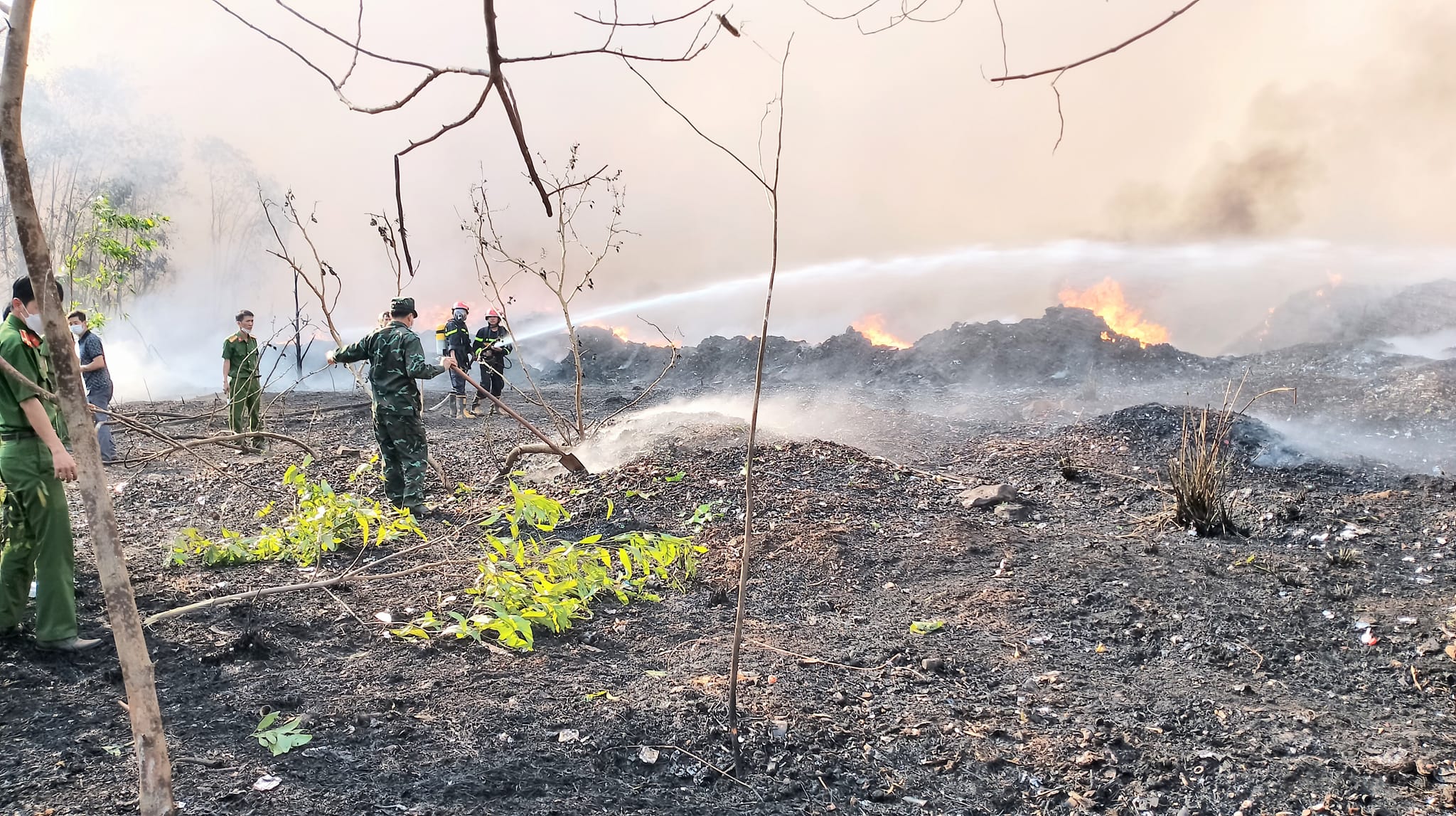 Gia Lai: Cháy lớn tại nhà máy rác ở Chư Sê- Ảnh 1.