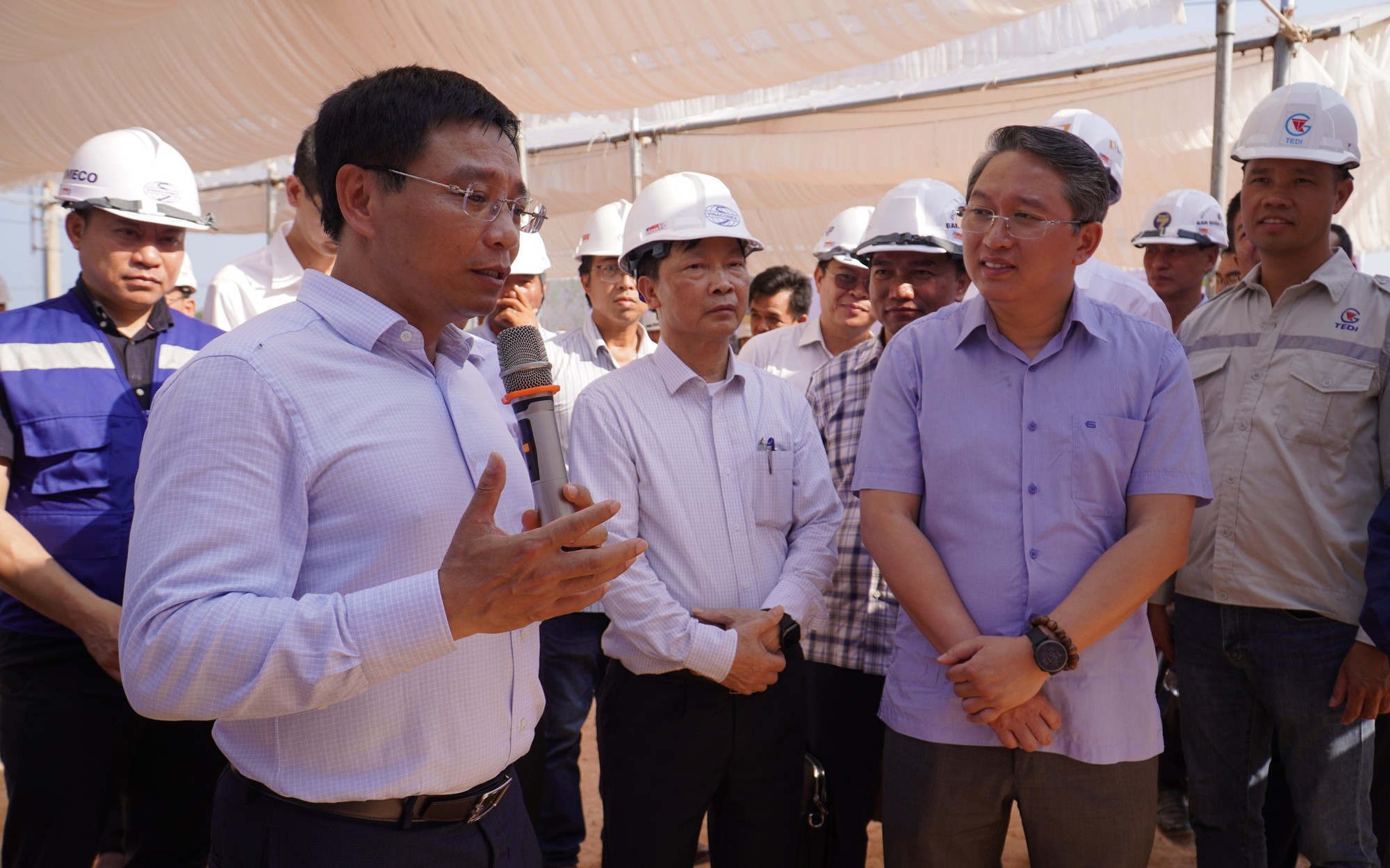 Bộ trưởng Nguyễn Văn Thắng kiểm tra cao tốc: 'Tôi đi thấy không êm thuận, là phải làm lại'