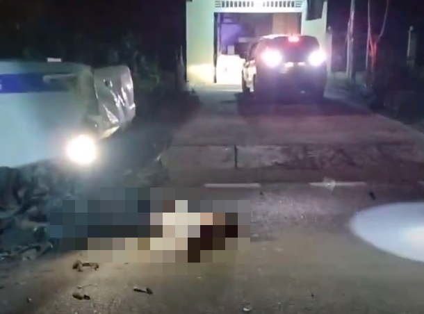 Nam thanh niên bất ngờ tông xe máy vào đuôi xe CSGT, tử vong- Ảnh 1.