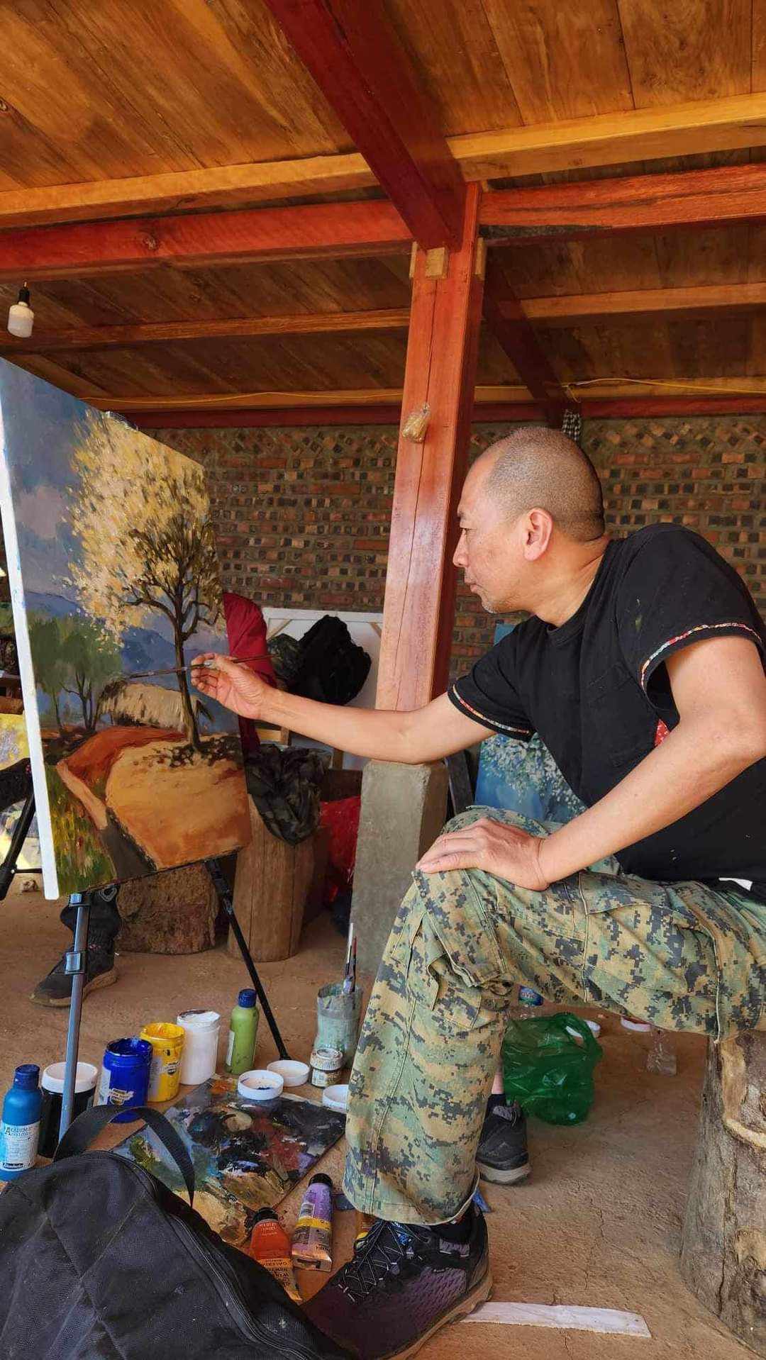 30 họa sỹ lạc trôi dưới rừng sơn tra ở Ngọc Chiến, Mường La- Ảnh 7.