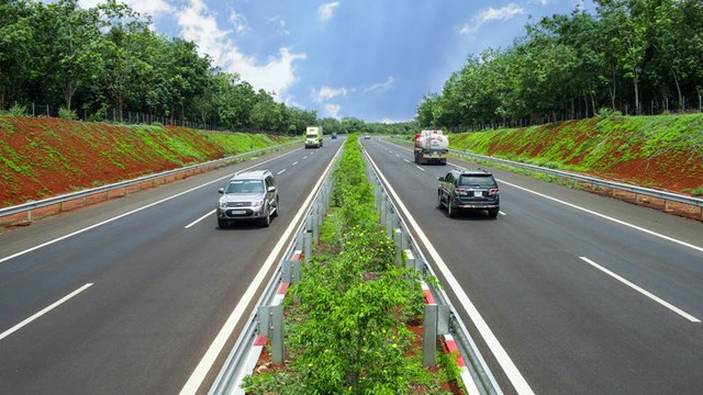 Điều kiện để xe nước ngoài tham gia giao thông tại Việt Nam- Ảnh 1.