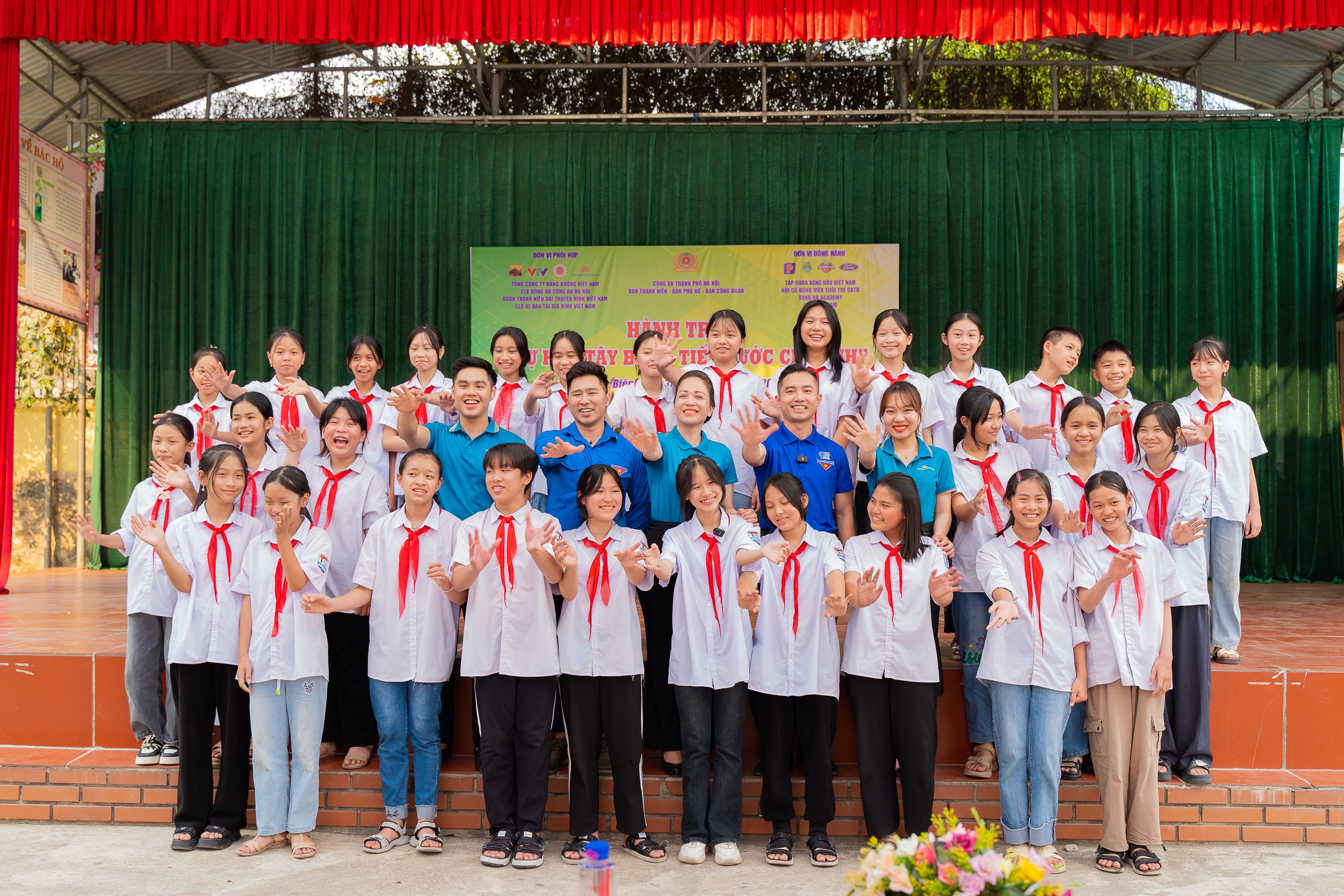 Vietnam Airlines xây dựng “Thư viện xanh” cho học sinh vùng cao- Ảnh 2.