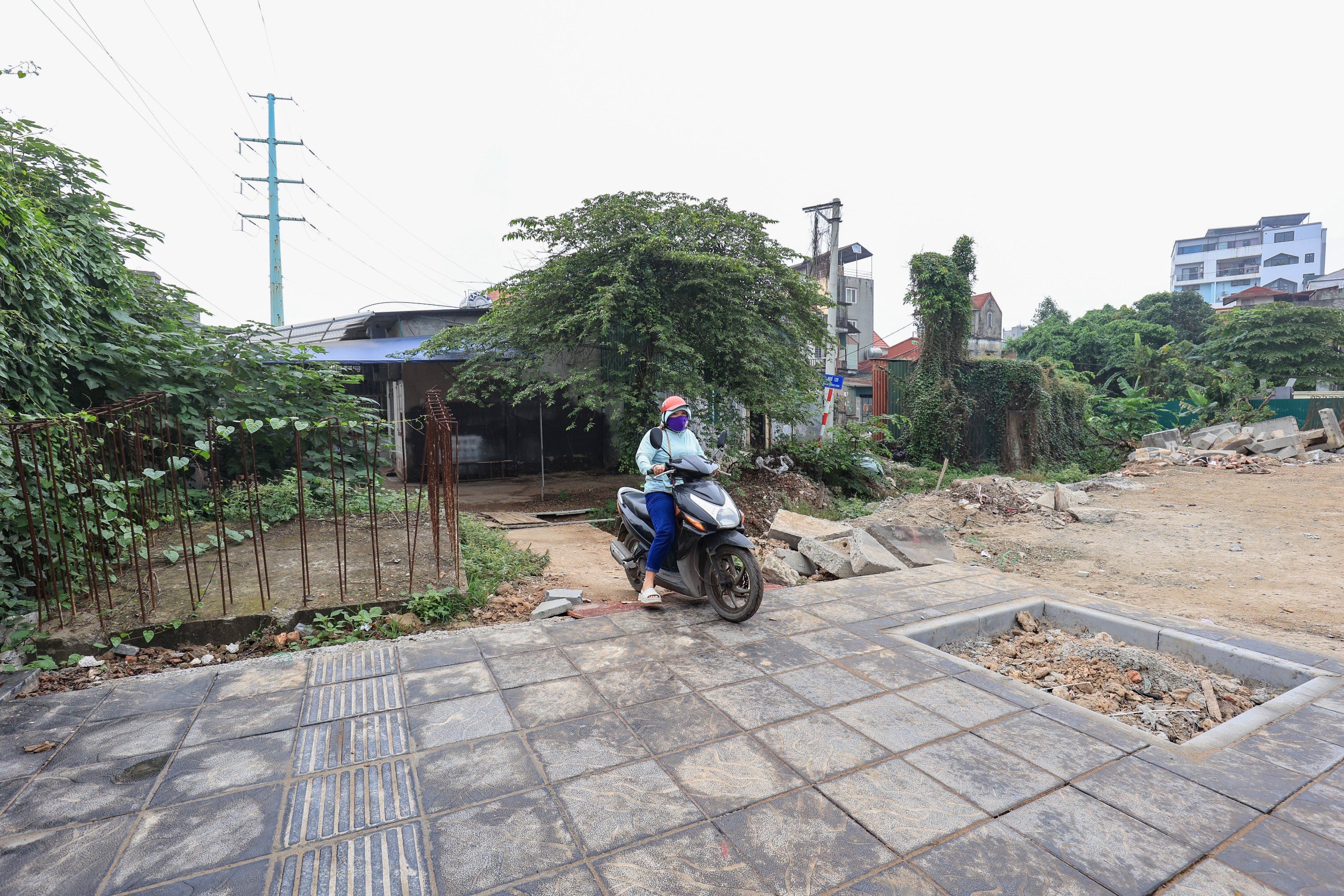 Đường nối khu đô thị Xuân Phương đi quốc lộ 32 vẫn dang dở sau nhiều năm thi công- Ảnh 14.