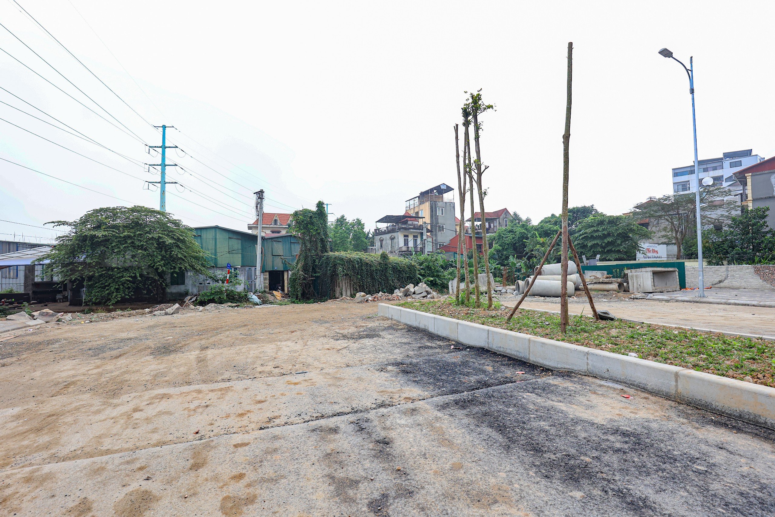 Đường nối khu đô thị Xuân Phương đi quốc lộ 32 vẫn dang dở sau nhiều năm thi công- Ảnh 13.