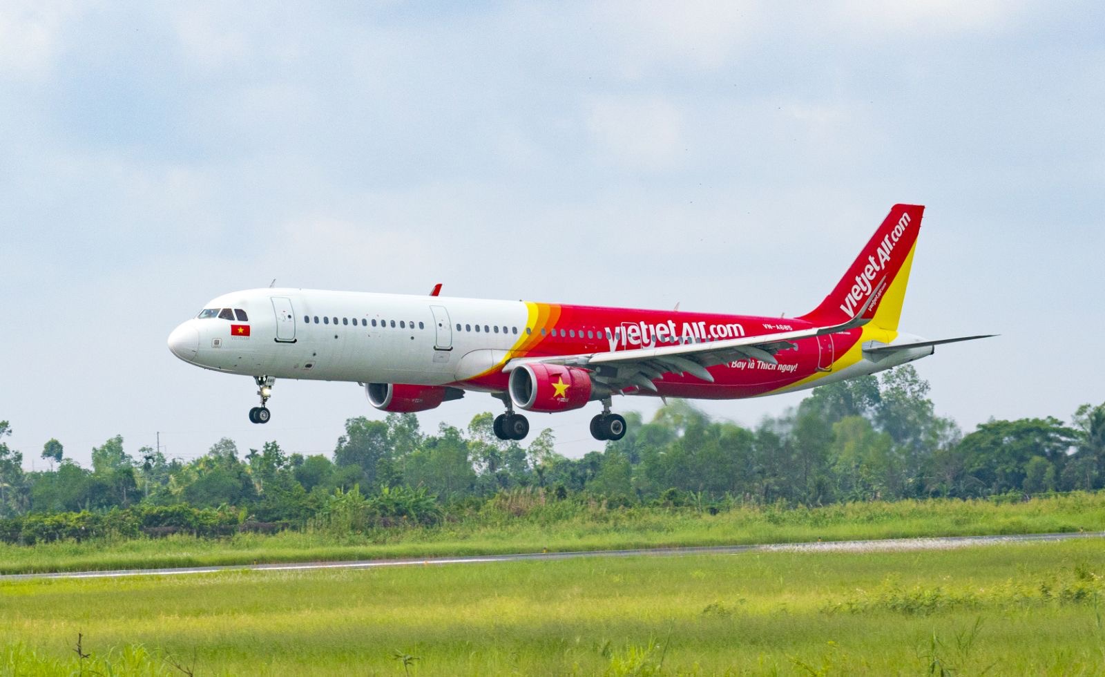 Vietjet tăng mạnh tần suất chuyến bay đến/đi Hà Nội, TP.HCM, Đà Nẵng- Ảnh 1.