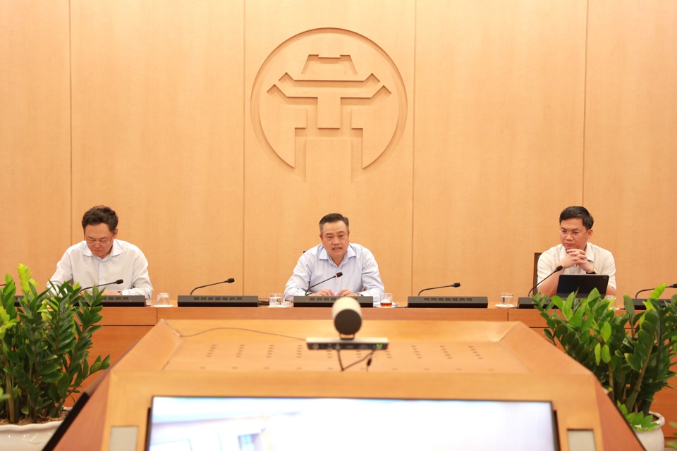 Chủ tịch Hà Nội yêu cầu tháo gỡ vướng mắc dự án bãi xe tĩnh tại Tây Hồ- Ảnh 1.