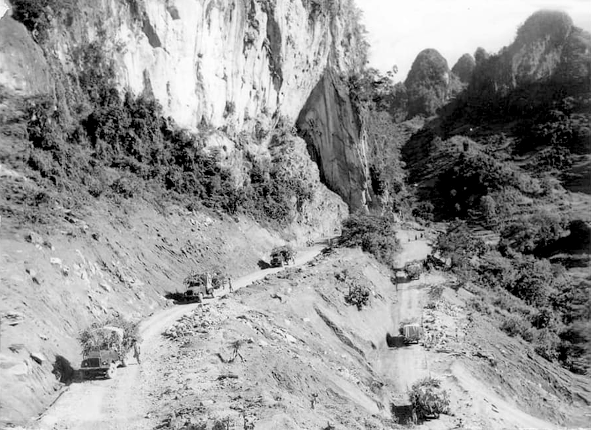 Ký ức mở đường qua đèo Lũng Lô vào Điện Biên Phủ- Ảnh 2.