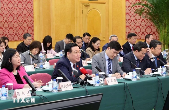Chủ tịch Quốc hội đến thăm khu thí điểm thương mại tự do Thượng Hải- Ảnh 2.