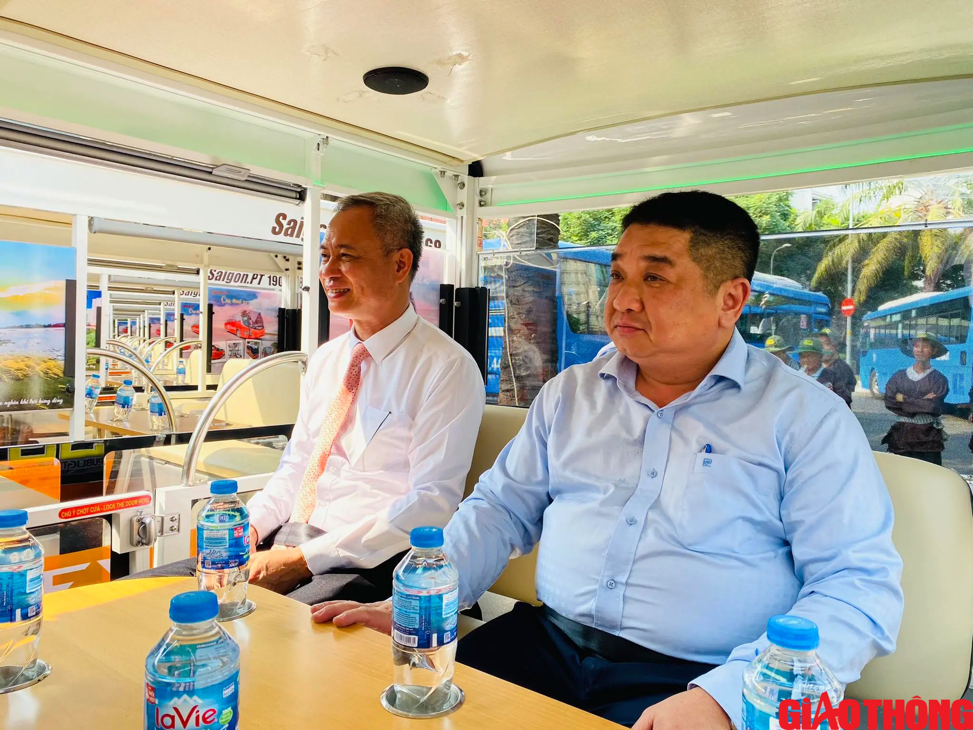 Cận cảnh xe điện MEX Buggy Saigon ngày đầu phục vụ du khách ở TP.HCM- Ảnh 10.