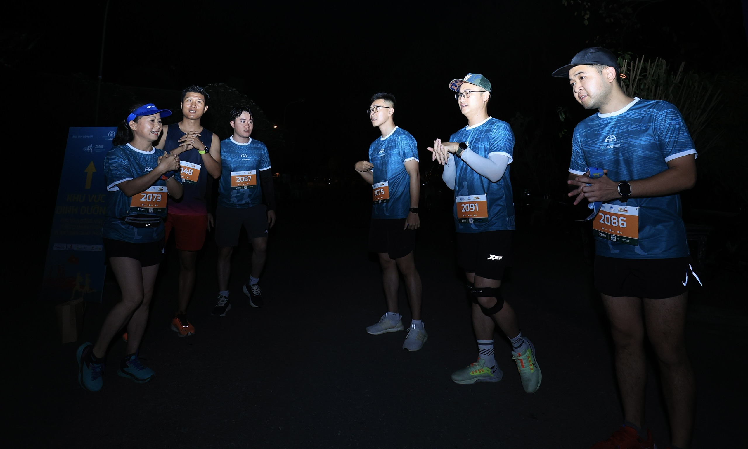 Trực tiếp: Giải THACO Marathon vì ATGT - Điện Biên Phủ 2024 thành công rực rỡ- Ảnh 43.