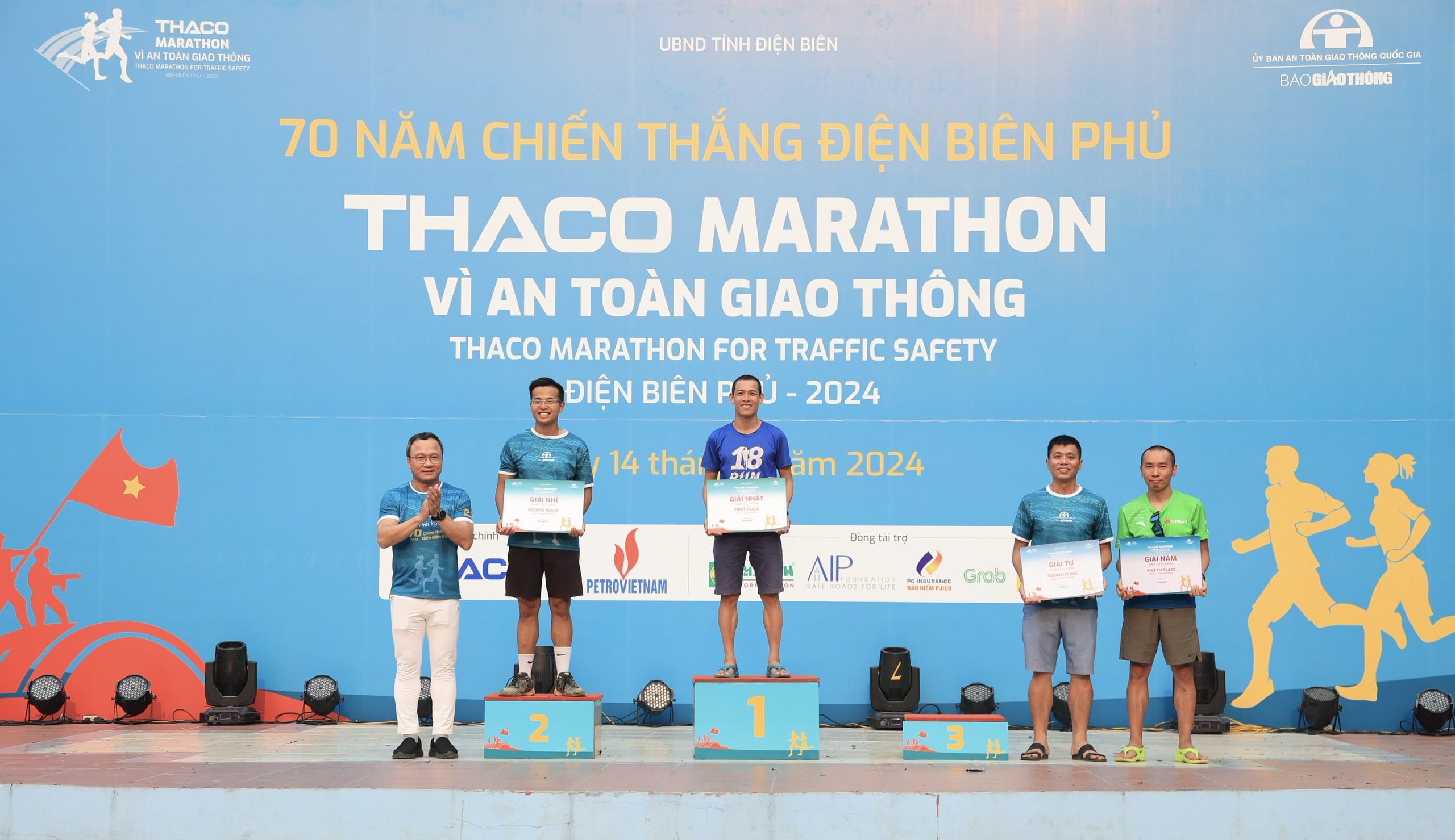 Trực tiếp: Giải THACO Marathon vì ATGT - Điện Biên Phủ 2024 thành công rực rỡ- Ảnh 5.