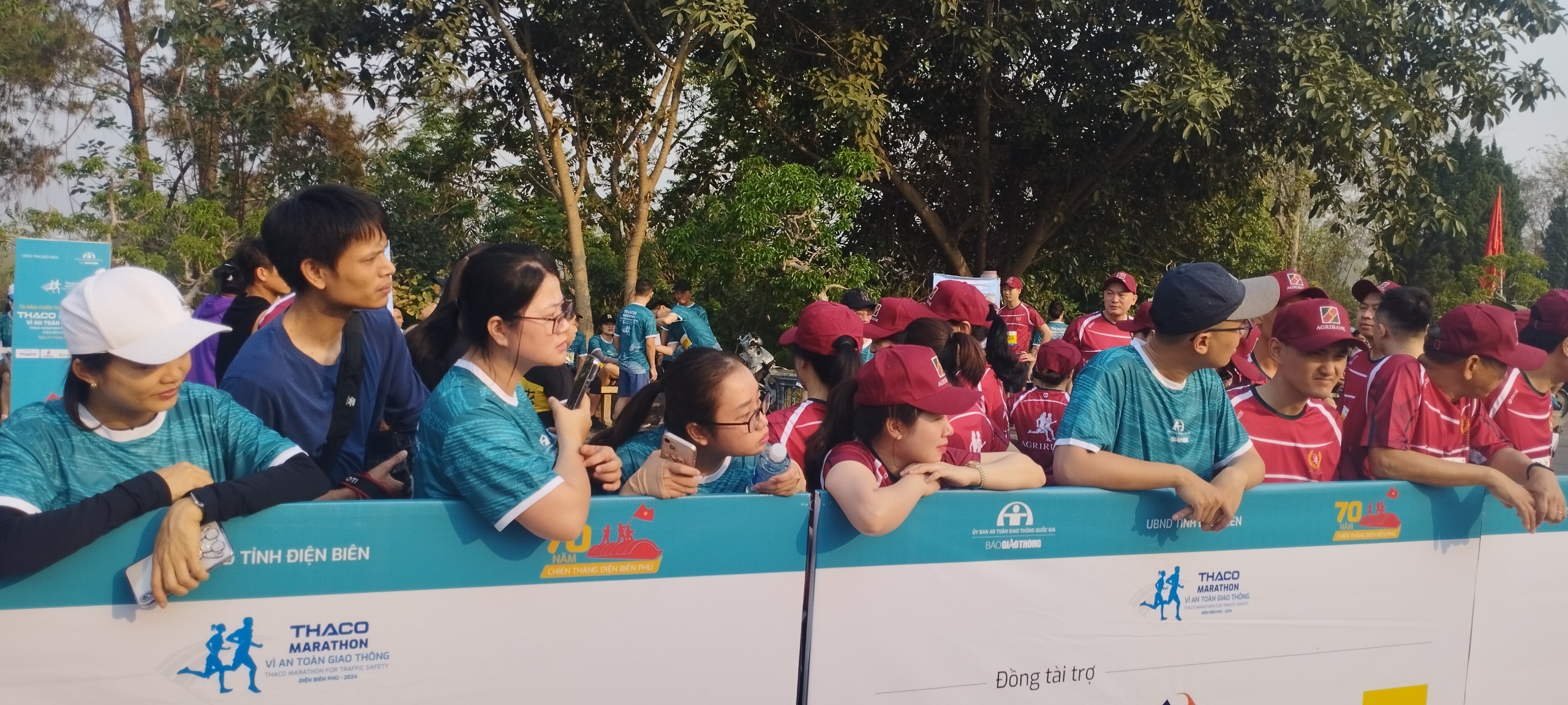 Trực tiếp: Giải THACO Marathon vì ATGT - Điện Biên Phủ 2024 thành công rực rỡ- Ảnh 25.