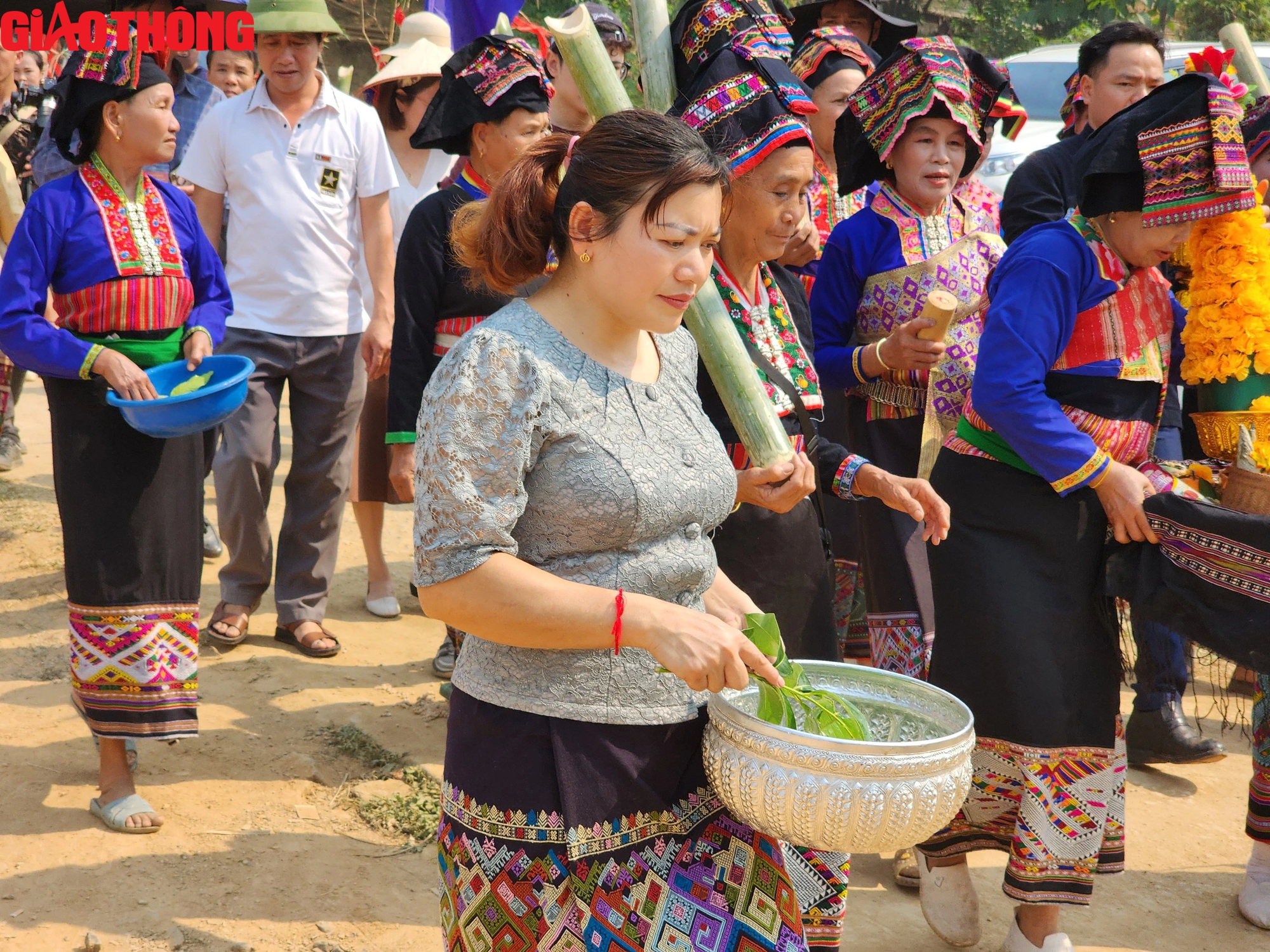 Độc đáo "Tết té nước" của dân tộc Lào ở huyện Điện Biên- Ảnh 7.